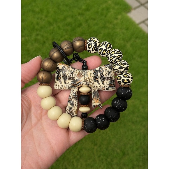 Unbranded Accessories - Coquette Leopard Book Stack Silicone Beaded Wristlet Keychain with Bow Charm